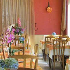 Le Relais Des Monedieres Hotel Seilhac Eksteriør billede